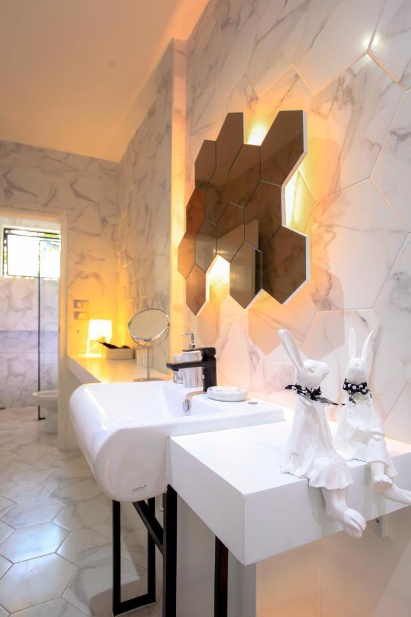 Hidden Habitat - Design Guest house Bangkok